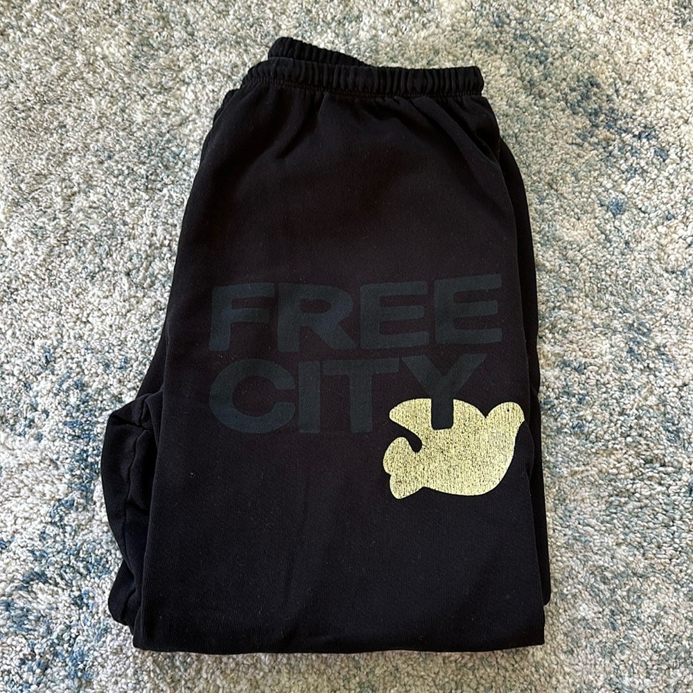 Free city sweatpants